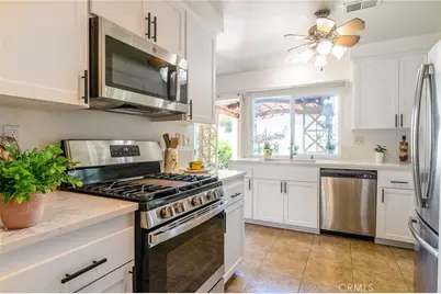 11473 Miscou Way, Cypress, CA 90630 - Photo 16