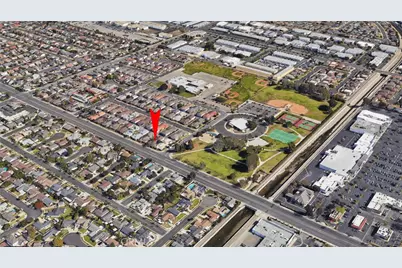 16722 Goldenwest Street, Huntington Beach, CA 92647 - Photo 2