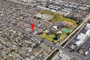 16722 Goldenwest St, Huntington Beach, CA 92647 - Photo 2