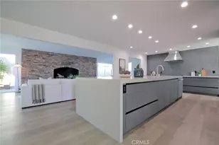 418 E Bay St, Costa Mesa, CA 92627 - Photo 2