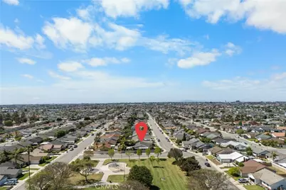 9662 Woodlawn Drive, Huntington Beach, CA 92646 - Photo 32