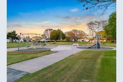 9662 Woodlawn Drive, Huntington Beach, CA 92646 - Photo 42