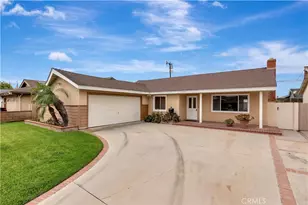 15691 Swan Ln, Huntington Beach, CA 92649 - Photo 2
