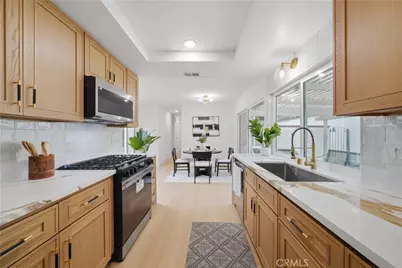 14332 Pinewood, Tustin, CA 92780 - Photo 18