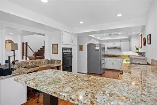 521 Playa, Newport Beach, CA 92660 - Photo 18