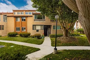 17110 Bluewater Ln, Huntington Beach, CA 92649 - Photo 2
