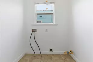 2042 W 75th St, Los Angeles, CA 90047 - Photo 18