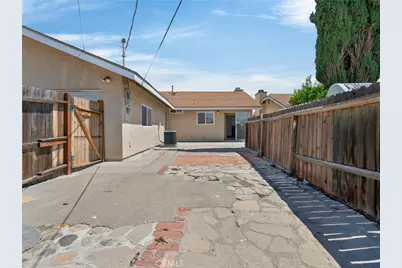 8217 Laurel Canyon Boulevard, North Hollywood, CA 91605 - Photo 28