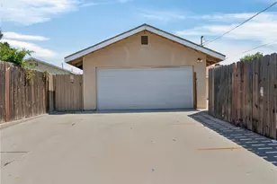 8217 Laurel Canyon Blvd, North Hollywood, CA 91605 - Photo 24