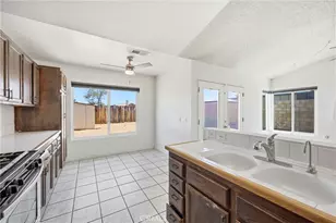 12829 Cobalt, Victorville, CA 92392 - Photo 18