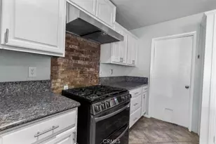 17381 Seville Ct, Fontana, CA 92335 - Photo 8