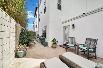 2105 Two Harbors Circle, Costa Mesa, CA 92627 - Photo 26