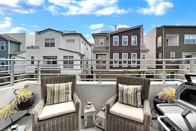 2105 Two Harbors Circle, Costa Mesa, CA 92627 - Photo 10