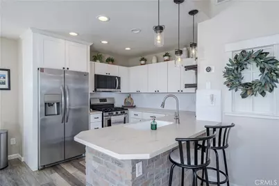 2552 Avenida Del Vista #204, Corona, CA 92882 - Photo 2