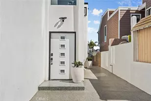 16742 Intrepid Ln, Huntington Beach, CA 92649 - Photo 4