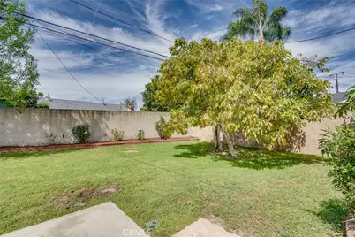 5441 Stardust, Huntington Beach, CA 92647 - Photo 34