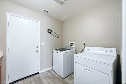 16623 Picardy, Fontana, CA 92336 - Photo 22