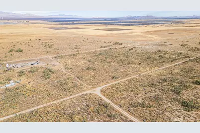 155 W B-8 Avenue, Fairmont, CA 93536 - Photo 8