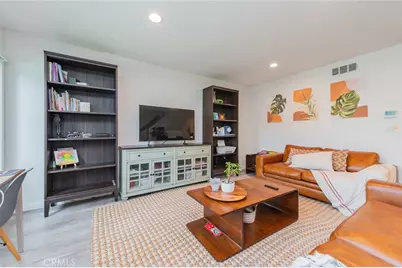 8 Deodar, Irvine, CA 92604 - Photo 4