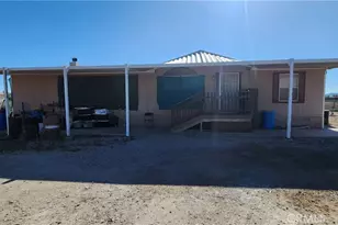 538 N Olive Lake, Blythe, CA 92225 - Photo 2