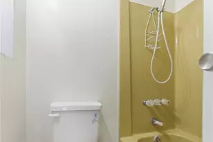 10127 Foothill Blvd, Sylmar, CA 91342 - Photo 16