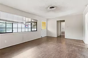 10127 Foothill Blvd, Sylmar, CA 91342 - Photo 26