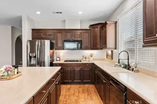 27467 Freedom Ln, Menifee, CA 92584 - Photo 12