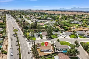 2111 Whitestone Dr, Riverside, CA 92506 - Photo 32