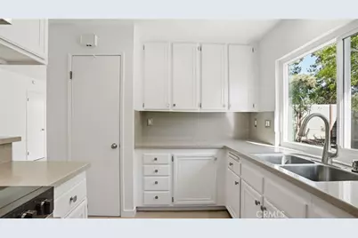 913 Woodlake Drive, Cardiff by the Sea, CA 92007 - Photo 14