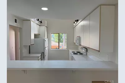 46 Villa Point, Newport Beach, CA 92660 - Photo 12