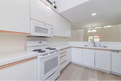 46 Villa Point, Newport Beach, CA 92660 - Photo 10