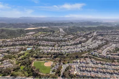 38 Sunny Slope, Rancho Santa Margarita, CA 92688 - Photo 2