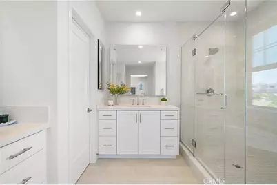 246 Canterbury, Irvine, CA 92618 - Photo 32