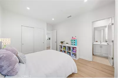 246 Canterbury, Irvine, CA 92618 - Photo 44