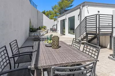 3060 Hollywell, Glendale, CA 91206 - Photo 32