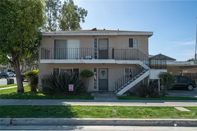 10861 Walnut Street, Los Alamitos, CA 90720 - Photo 2