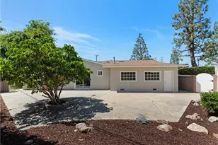 8662 Royer Cir, Huntington Beach, CA 92647 - Photo 4