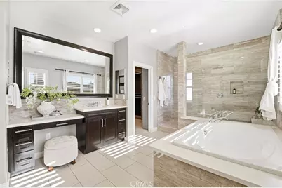 17491 Oakbluffs Lane, Huntington Beach, CA 92649 - Photo 38