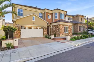 17491 Oakbluffs Ln, Huntington Beach, CA 92649 - Photo 2