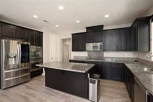 31107 Waterton Ct, Murrieta, CA 92563 - Photo 4