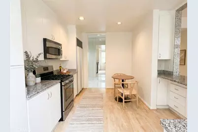 234 S Gale Drive #105, Beverly Hills, CA 90211 - Photo 10