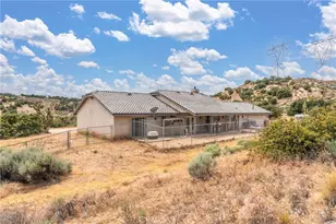 6861 Oak Hill Rd, Oak Hills, CA 92344 - Photo 24