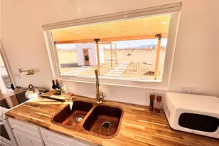 60654 Mitch Ln, Landers, CA 92285 - Photo 8