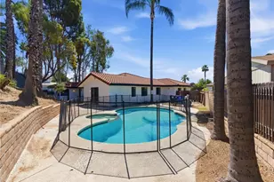 28813 Crimson Ct, Highland, CA 92346 - Photo 2