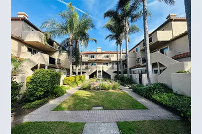 626 Lake Street #37, Huntington Beach, CA 92648 - Photo 2