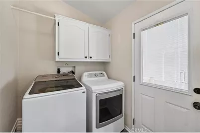 123 Madrid, Tustin, CA 92780 - Photo 32