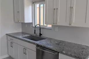 205 13th St, Huntington Beach, CA 92648 - Photo 20