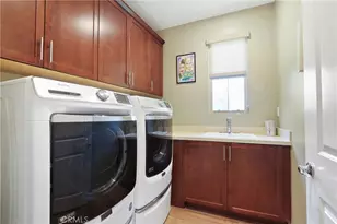 10902 Flora Park Wy, Cypress, CA 90720 - Photo 22