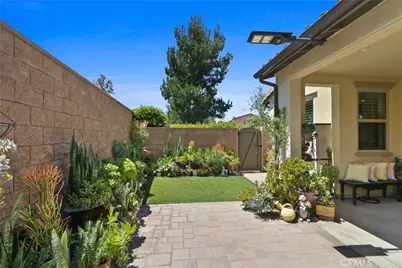 10902 Flora Park Way, Cypress, CA 90720 - Photo 24