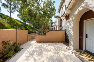 82 Santa Barbara Ct, Lake Forest, CA 92610 - Photo 2